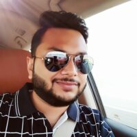 Cropped dubai selfie.jpg