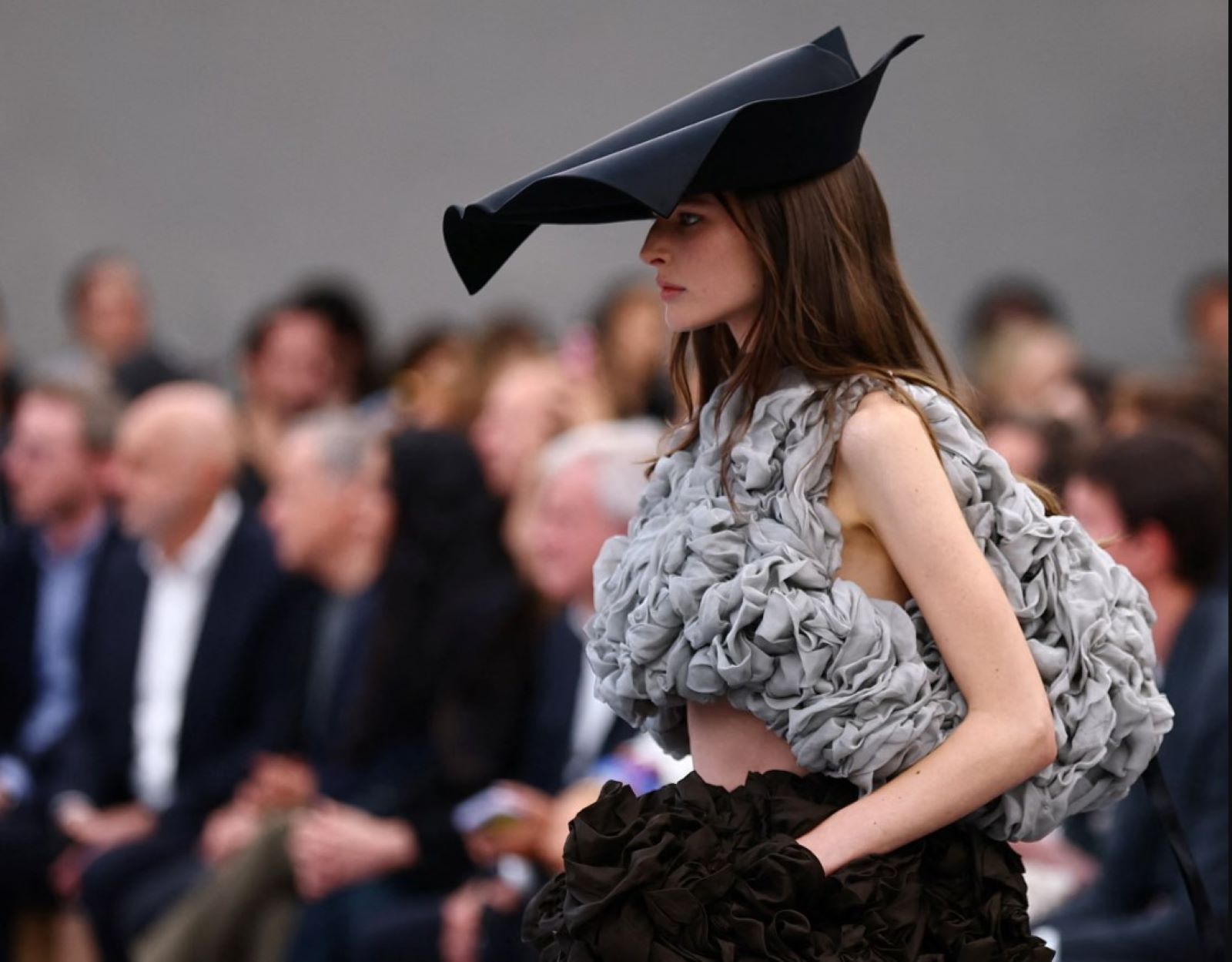 Jonathan anderson calls out dior is drama at paris fashion week